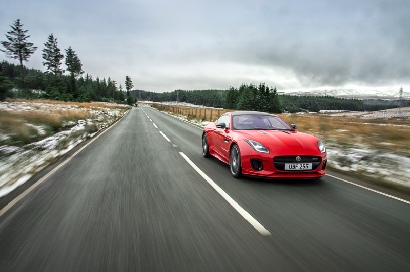 Illustration for article titled The New 296 HP Four-Cylinder Jaguar F-Type Is A Lot Of Show And A Reasonable Amount Of Go